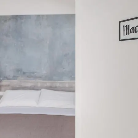 Le Stanze Di Triyah Bed & Breakfast *