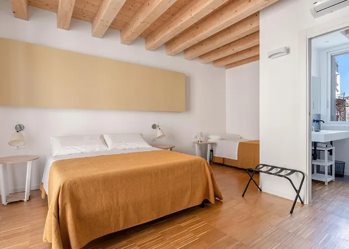 Bed & Breakfast Le Stanze Di Triyah 4*